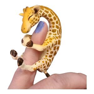 Asakuma Toshio‎ Animal Life Baby Hug Mini Figure Giraffe Union Creative Japan